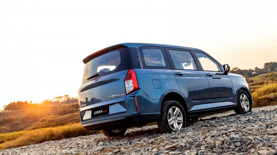  WuLing Hongguang Plus 2019 года  (фото 39 из 49)